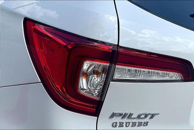 Photo of 2020 Platinum White Pearl Honda Pilot