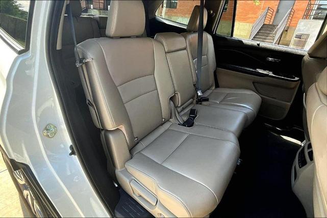 Photo of 2020 Platinum White Pearl Honda Pilot