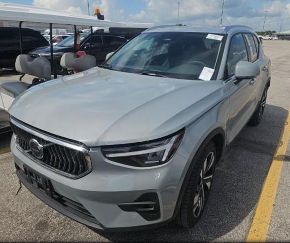 2025 Volvo XC40