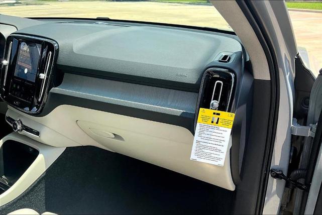 Photo of 2026 Vapour Grey Volvo XC40