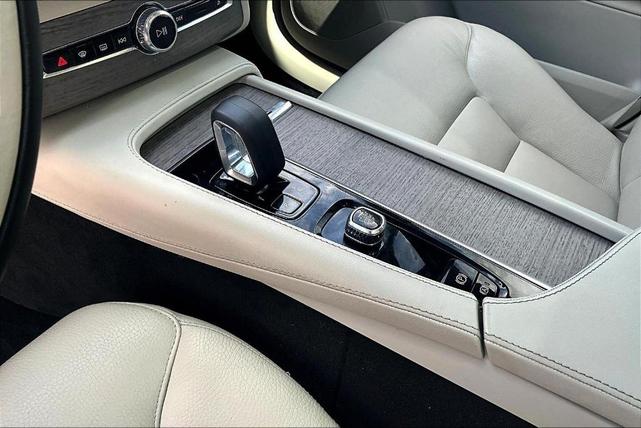 Photo of 2023 Denim Blue Metallic Volvo XC90