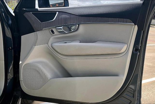 Photo of 2023 Denim Blue Metallic Volvo XC90