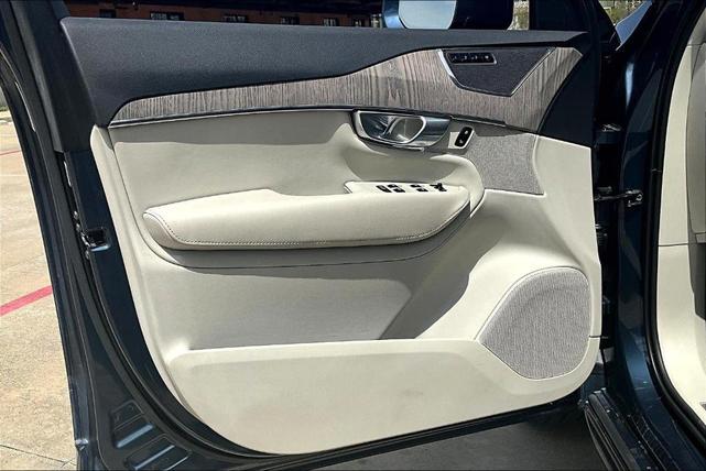 Photo of 2023 Denim Blue Metallic Volvo XC90