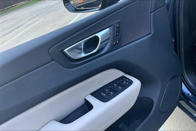Photo of 2026 Denim Blue Metallic Volvo XC60