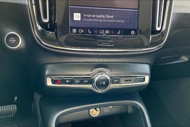 Photo of 2025 Silver Volvo XC40