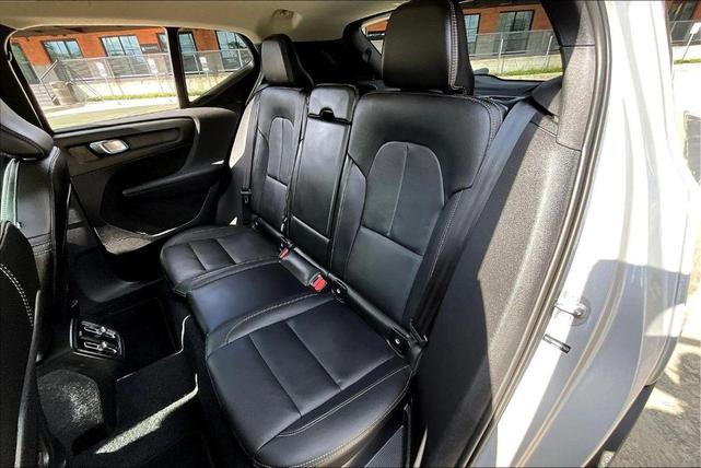 Photo of 2025 Silver Volvo XC40
