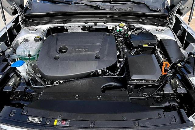 Photo of 2025 Silver Volvo XC40