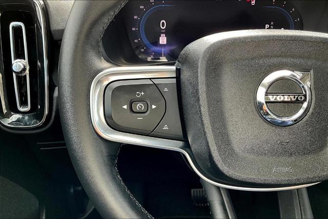 Photo of 2025 Silver Volvo XC40