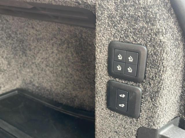 Photo of 2021 Byron Blue Land Rover Range Rover