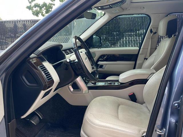 Photo of 2021 Byron Blue Land Rover Range Rover