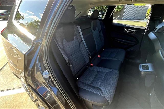 Photo of 2022 Platinum Grey Metallic Volvo XC60
