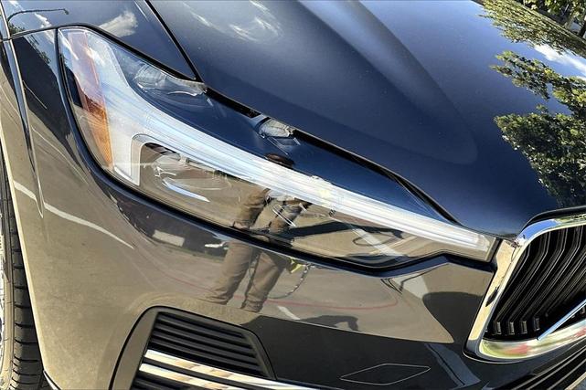 Photo of 2022 Platinum Grey Metallic Volvo XC60