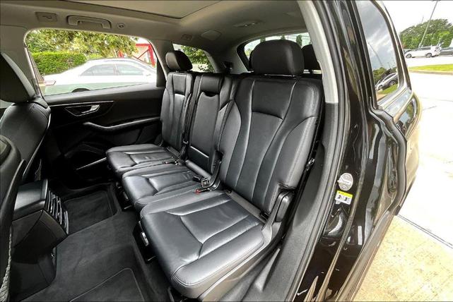 Photo of 2023 Mythos Black Metallic Audi Q7