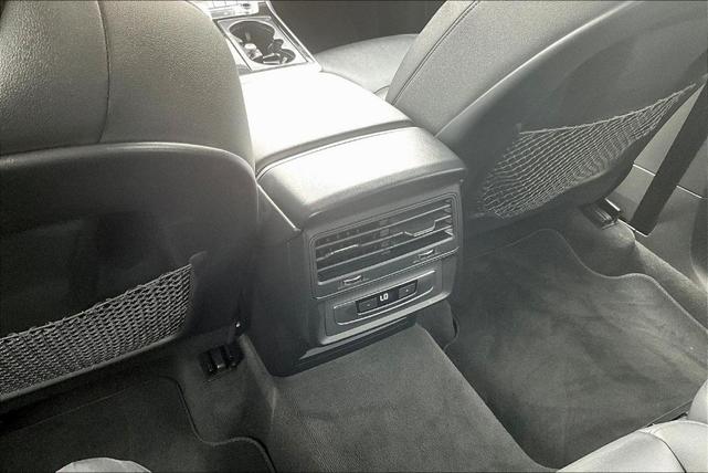 Photo of 2023 Mythos Black Metallic Audi Q7
