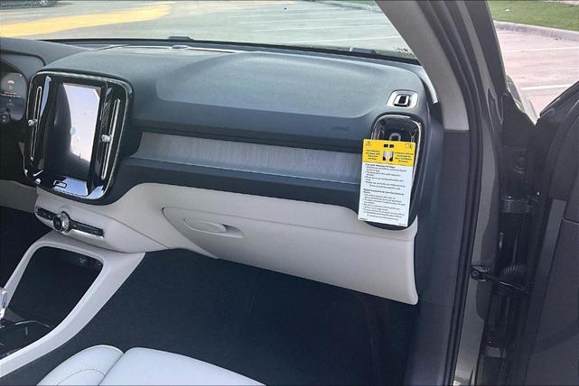 Photo of 2026 Forest Green Volvo XC40