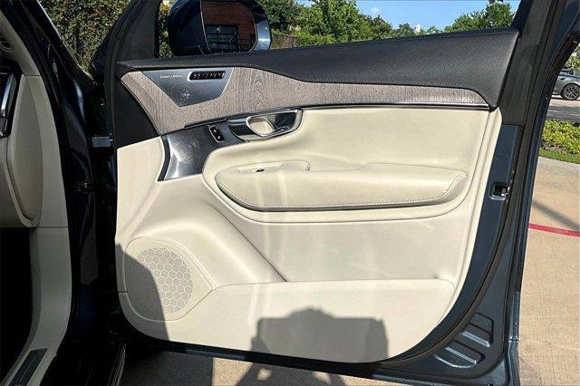 Photo of 2022 Denim Blue Metallic Volvo XC90 Recharge Plug-In Hybrid