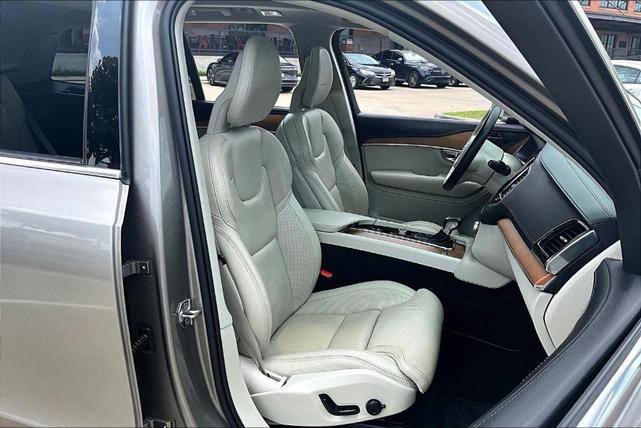 Photo of 2020 Pebble Grey Metallic Volvo XC90