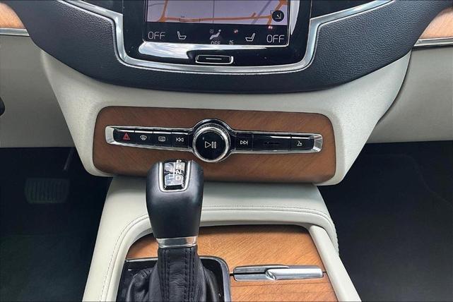 Photo of 2020 Pebble Grey Metallic Volvo XC90