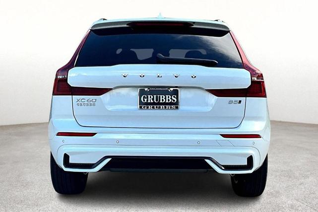 Photo of 2026 Crystal White Metallic Volvo XC60