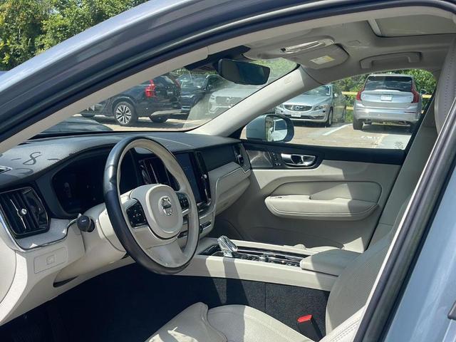 Photo of 2023 Thunder Gray Metallic Volvo XC60