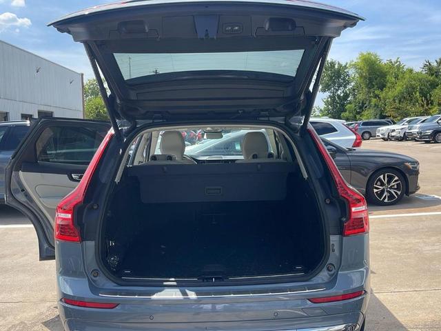 Photo of 2023 Thunder Gray Metallic Volvo XC60