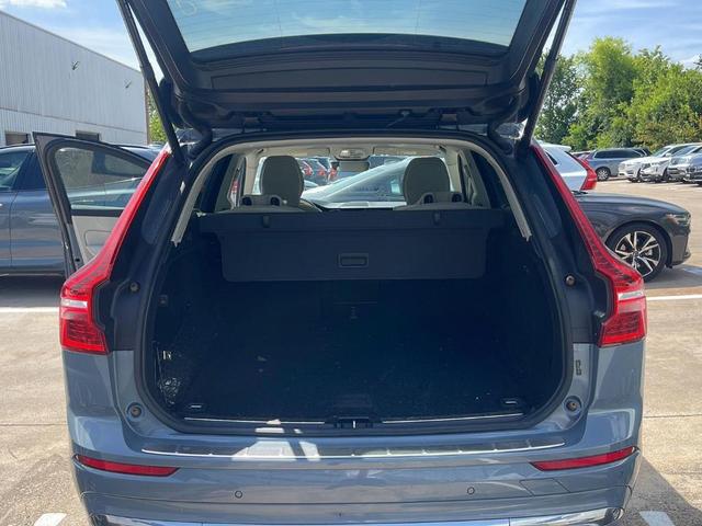 Photo of 2023 Thunder Gray Metallic Volvo XC60