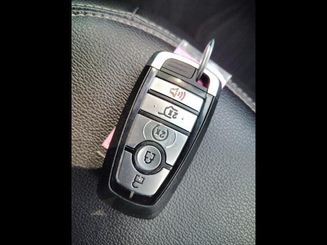 Photo of 2022 Iconic Silver Metallic Ford Explorer