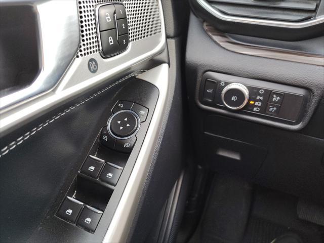 Photo of 2022 Iconic Silver Metallic Ford Explorer