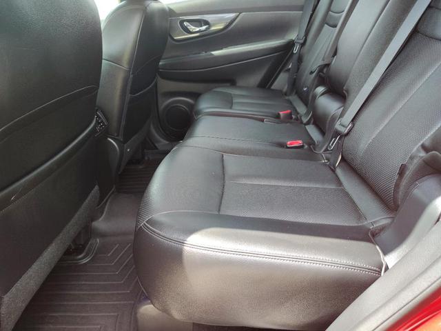 Photo of 2016 Cayenne Red Nissan Rogue