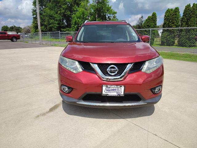 Photo of 2016 Cayenne Red Nissan Rogue