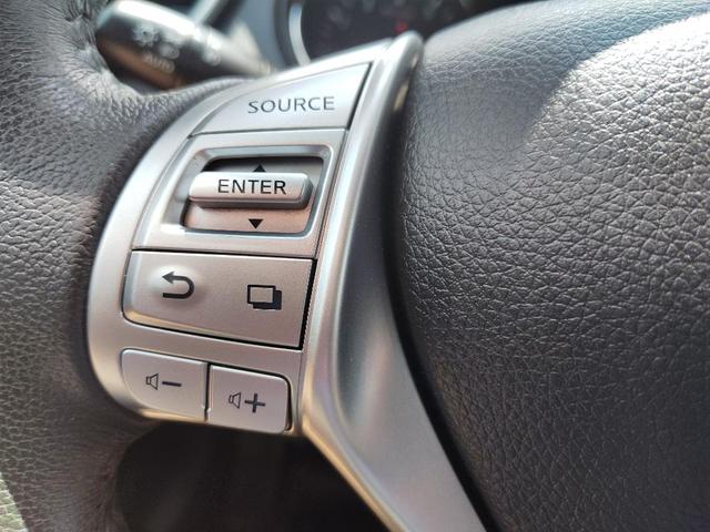 Photo of 2016 Cayenne Red Nissan Rogue