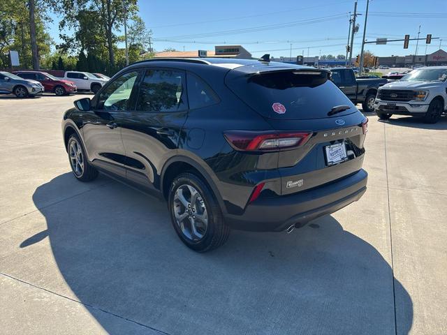 Photo of 2026 agate black metallic Ford Escape