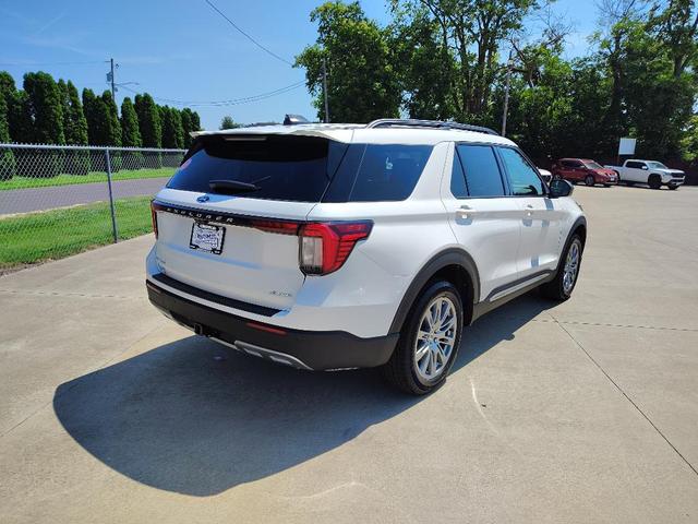 Photo of 2025 Star White Metallic Tri-Coat Ford Explorer