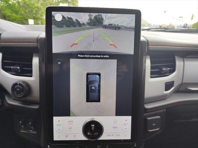 Photo of 2023 Agate Black Metallic Ford Expedition