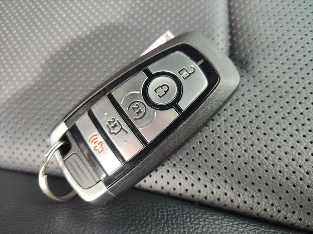 Photo of 2023 Agate Black Metallic Ford Expedition