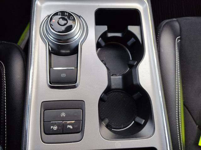 Photo of 2024 Agate Black Metallic Ford Edge