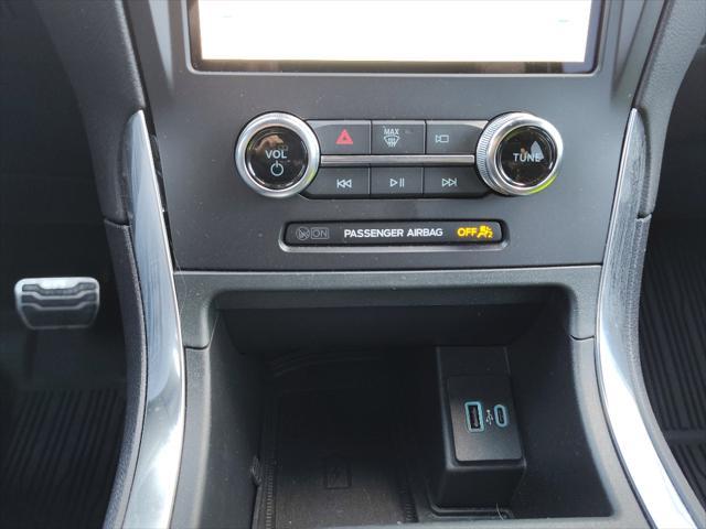 Photo of 2024 Agate Black Metallic Ford Edge