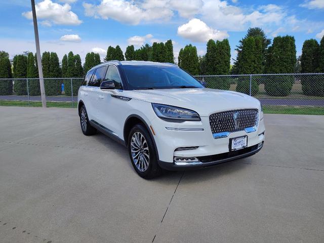 Photo of 2020 Pristine White Metallic Tri-Coat Lincoln Aviator