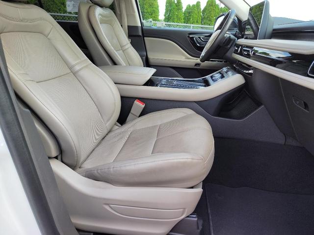 Photo of 2020 Pristine White Metallic Tri-Coat Lincoln Aviator