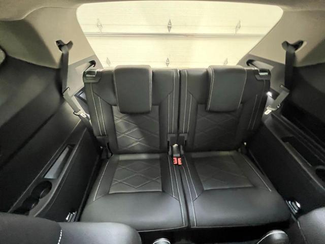 Photo of 2025 Pure White Volkswagen Atlas