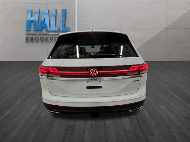 Photo of 2025 Pure White Volkswagen Atlas