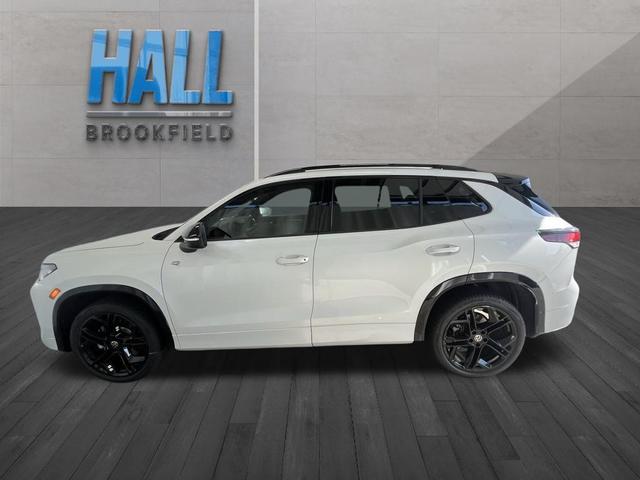 Photo of 2025 Opal White Pearl Effect Volkswagen Tiguan