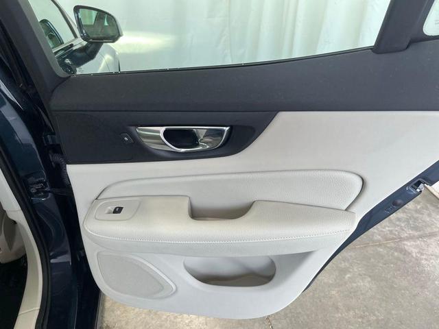 Photo of 2022 Blue Volvo S60