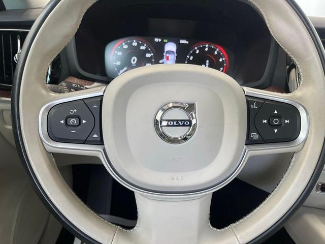 Photo of 2022 Blue Volvo S60