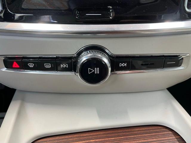 Photo of 2022 Blue Volvo S60
