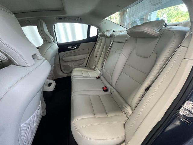 Photo of 2022 Blue Volvo S60