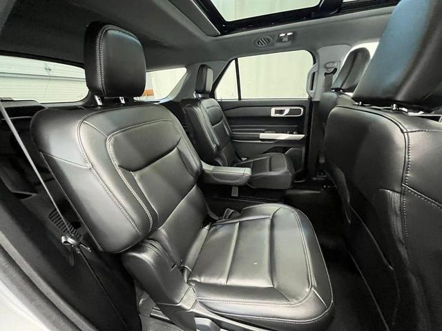 Photo of 2023 Iconic Silver Metallic Ford Explorer