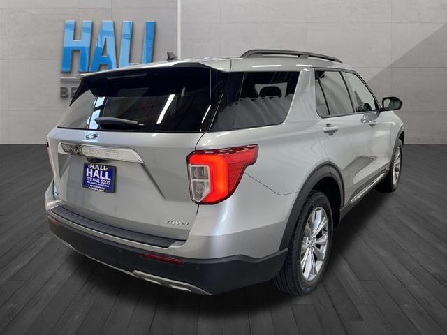 Photo of 2023 Iconic Silver Metallic Ford Explorer