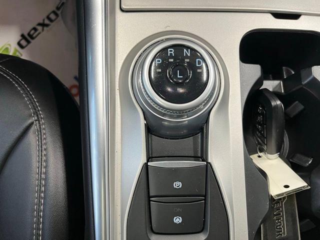 Photo of 2023 Iconic Silver Metallic Ford Explorer