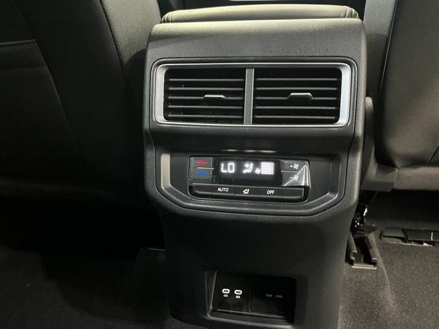 Photo of 2026 Avocado Green Pearl Volkswagen Atlas